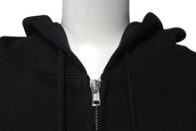 Load image into Gallery viewer, 極美品 VETEMENTS ヴェトモン 25SS VETEMENTS.COM FITTED ジップアップ フーディ― ブラック コットン パーカー ロゴ ua66hd830b サイズXL 中古 4b000336