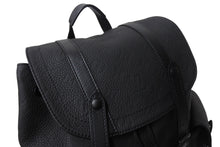 Load image into Gallery viewer, 極美品 LOUISVUITTON ルイヴィトン クリストファー MM リュックサック M55699 トリヨンレザー ブラック シルバー金具 中古 4b003537