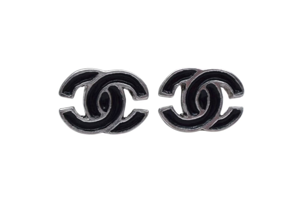 CHANEL シャネル ココマーク ピアス 重量約1.7g 00T刻印 ヴィンテージ シルバー ブラック メタル 両耳用 美品 中古 4b000381
