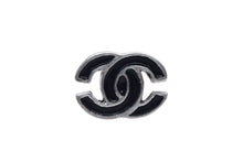 Load image into Gallery viewer, CHANEL シャネル ココマーク ピアス 重量約1.7g 00T刻印 ヴィンテージ シルバー ブラック メタル 両耳用 美品 中古 4b000381