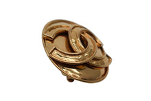 Load image into Gallery viewer, 極美品 CHANEL シャネル ココマーク イヤリング 重量約28.7g 94P刻印 ゴールド メタル ヴィンテージ 両耳用 中古 4b000390