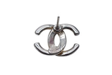 Load image into Gallery viewer, 極美品 CHANEL シャネル ココマーク ピアス 重量約3.7g 01P刻印 シルバー メタル ヴィンテージ 両耳用 中古 4b000399