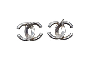 極美品 CHANEL シャネル ココマーク ピアス 重量約3.7g 01P刻印 シルバー メタル ヴィンテージ 両耳用 中古 4b000399