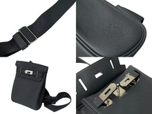 Load image into Gallery viewer, 新品未使用 エルメス HERMES アッカドPM W刻印 ワンショルダーバッグ グリミスティ トゴ 新型 シルバー金具 中古 4b000447