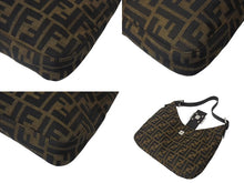 Load image into Gallery viewer, 極美品 FENDI フェンディ マンマバケット ワンショルダーバッグ 265690 ズッカ柄 キャンバス レザー シルバー金具 中古 4b000452