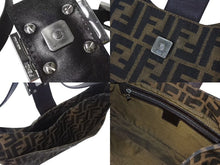 Load image into Gallery viewer, 極美品 FENDI フェンディ マンマバケット ワンショルダーバッグ 265690 ズッカ柄 キャンバス レザー シルバー金具 中古 4b000452
