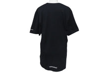 Load image into Gallery viewer, CHROME HEARTS クロムハーツ 半袖Ｔシャツ サイズM ブラック コットン ネックロゴ スクロールロゴ プリント 新型 美品 中古 4b000466