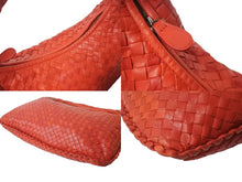 Load image into Gallery viewer, BOTTEGA VENETA ボッテガヴェネタ イントレチャート ホーボー ワンショルダーバッグ 115653 レザー レッド 美品 中古 4b000470