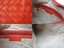 Load image into Gallery viewer, BOTTEGA VENETA ボッテガヴェネタ イントレチャート ホーボー ワンショルダーバッグ 115653 レザー レッド 美品 中古 4b000470