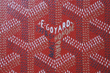 Load image into Gallery viewer, 新品未使用 GOYARD ゴヤール グルネル パスポートケース パスケース GRENELPMLTY01CL01X PVC レザー レッド 中古 4b000473