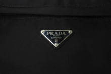 Load image into Gallery viewer, 極美品 PRADA プラダ TESSUTO MONTAGN ウエストバッグ・ボディバッグ ロゴプレート 2VL005 ブラック ナイロン 中古 4b000485