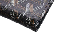 Load image into Gallery viewer, 新品未使用 GOYARD ゴヤール パスポートケース パスケース PVC レザー ブラック ヘリンボーン フランス製 中古 4b000488