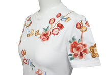 Load image into Gallery viewer, ChristianDior クリスチャンディオール 花柄 刺繍 2P12033139 マルチカラー 半袖Tシャツ ガリアーノ期 サイズ36 美品 中古 4b000531