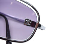 Load image into Gallery viewer, 極美品 CHANEL シャネル サングラス アイウェア CH4032 サイズ62□16 135 ココマーク ロゴ パープル シルバー 中古 4b000569