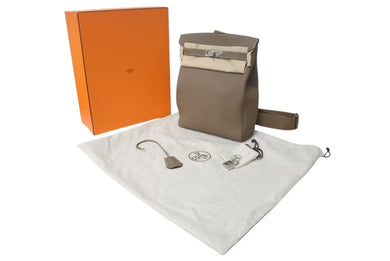 新品未使用 HERMES エルメス ケリーアッカドGM ショルダーバッグ W刻印 エトゥープ トゴ シルバー金具 2024年製 中古 4b000608