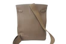 Load image into Gallery viewer, 新品未使用 HERMES エルメス ケリーアッカドGM ショルダーバッグ W刻印 エトゥープ トゴ シルバー金具 2024年製 中古 4b000608
