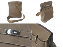 Load image into Gallery viewer, 新品未使用 HERMES エルメス ケリーアッカドGM ショルダーバッグ W刻印 エトゥープ トゴ シルバー金具 2024年製 中古 4b000608