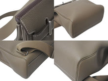 Load image into Gallery viewer, 新品未使用 HERMES エルメス ケリーアッカドGM ショルダーバッグ W刻印 エトゥープ トゴ シルバー金具 2024年製 中古 4b000608