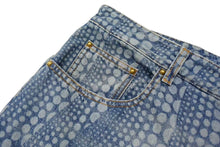 Load image into Gallery viewer, 新品未使用 LOUIS VUITTON ルイヴィトン オールオーバー パンプキンデニムパンツ 草間彌生 RM232H YN3 HOD30W サイズ32 中古 4b000632