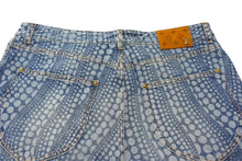 Load image into Gallery viewer, 新品未使用 LOUIS VUITTON ルイヴィトン オールオーバー パンプキンデニムパンツ 草間彌生 RM232H YN3 HOD30W サイズ32 中古 4b000632