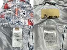 Load image into Gallery viewer, 極美品 JOHN GALLIANO ジョンガリアーノ ニュースペーパーファーベスト ホワイト マルチカラー ポリエステル 1200W0JBJAAS2 中古 4b000685