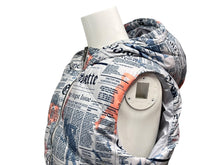 Load image into Gallery viewer, 極美品 JOHN GALLIANO ジョンガリアーノ ニュースペーパーファーベスト ホワイト マルチカラー ポリエステル 1200W0JBJAAS2 中古 4b000685