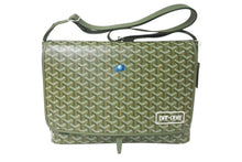 Load image into Gallery viewer, 新品未使用 GOYARD ゴヤール カペシアンMM リミテッドエディション メッセンジャーバッグ PVC レザー グリーン シルバー 金具 中古 4b000730