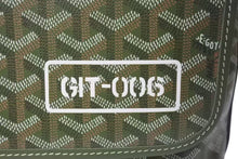 Load image into Gallery viewer, 新品未使用 GOYARD ゴヤール カペシアンMM リミテッドエディション メッセンジャーバッグ PVC レザー グリーン シルバー 金具 中古 4b000730