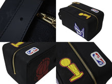 画像をギャラリービューアに読み込む, 新品同様 LOUIS VUITTON ルイヴィトン LV×NBA クロークドップキット クラッチバッグ M58515 カーフレザー ブラック 中古 4b000742