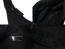 Load image into Gallery viewer, PRADA プラダ ホーボ ハンドバッグ ワンショルダーバッグ 三角ロゴプレート ブラック ナイロン 美品 中古 4b000773