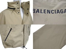 Load image into Gallery viewer, 極美品 BALENCIAGA バレンシアガ 2019 ナイロン ジャケット ブルゾン 556168 ベージュ サイズ34 中古 4b000935