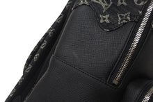 Load image into Gallery viewer, 新品同様 LOUIS VUITTON ルイヴィトン × NIGO モノグラム デニム バックパック マルチポケット M45973 ブラック 中古 4b000985