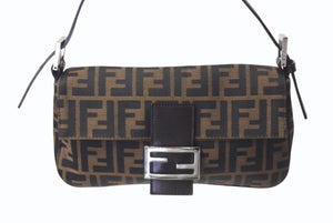 FENDI フェンディ マンマバケット ワンショルダーバッグ 26424 ズッカ柄 ブラウン シルバー金具 美品 中古 4b001007