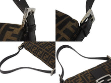 Load image into Gallery viewer, FENDI フェンディ マンマバケット ワンショルダーバッグ 26424 ズッカ柄 ブラウン シルバー金具 美品 中古 4b001023