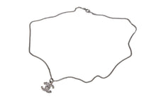 Load image into Gallery viewer, 極美品 CHANEL シャネル クリアライトストーンココマークネックレス 06V刻印 重量約4.5 シルバー メタル ラインストーン 中古 4b001032