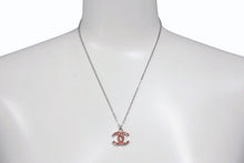 Load image into Gallery viewer, 極美品 CHANEL シャネル ココマークネックレス 00C刻印 重量約5.1g ピンク シルバー メタル シルバー金具 中古 4b001044