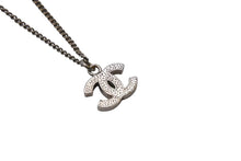 Load image into Gallery viewer, 極美品 CHANEL シャネル ココマーク ネックレス アクセサリー メタル スクエアラインストーン シルバー 重量5.7g 中古 4b001052