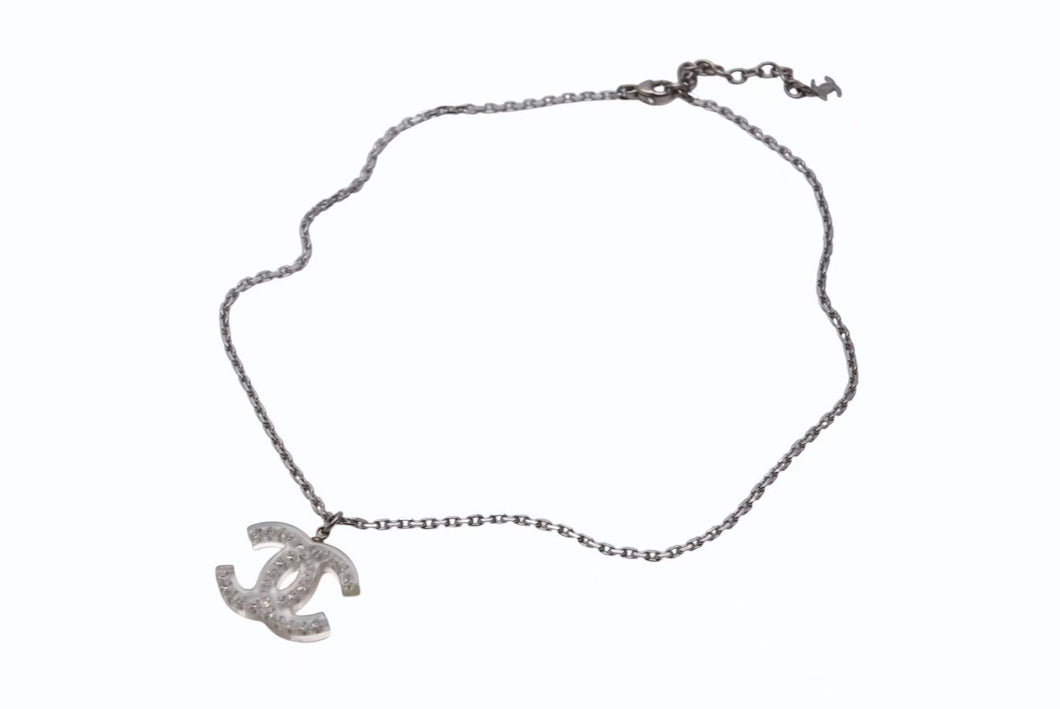 極美品 CHANEL シャネル クリアライトストーンココマークネックレス 06V刻印 重量約4.5 シルバー メタル ラインストーン 中古 4b001066
