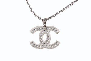 極美品 CHANEL シャネル クリアライトストーンココマークネックレス 06V刻印 重量約4.5 シルバー メタル ラインストーン 中古 4b001066