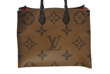 Load image into Gallery viewer, 極美品 LOUIS VUITTON ルイヴィトン モノグラム ジャイアント リバース オンザゴーMM トートバッグ M45321 ブラウン 中古 4b001190