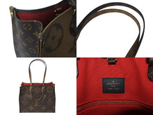 Load image into Gallery viewer, 極美品 LOUIS VUITTON ルイヴィトン モノグラム ジャイアント リバース オンザゴーMM トートバッグ M45321 ブラウン 中古 4b001190