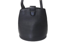 Load image into Gallery viewer, LOUIS VUITTON ルイヴィトン LV クリュニー ショルダーバッグ M52252 エピレザー ブラック ゴールド金具 美品 中古 4b001203