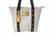 Load image into Gallery viewer, LOUIS VUITTON ルイヴィトン アンティグア カバ MM トートバッグ ショルダーバッグ M40036 エクリュ ゴールド金具 美品 中古 4b001204