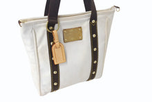 Load image into Gallery viewer, LOUIS VUITTON ルイヴィトン アンティグア カバ MM トートバッグ ショルダーバッグ M40036 エクリュ ゴールド金具 美品 中古 4b001204