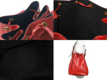 Load image into Gallery viewer, LOUIS VUITTON ルイヴィトン エピ ノエ 巾着ショルダーバッグ M44007 カスティリアンレッド レザー ゴールド金具 良品 中古 4b001216