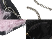 Load image into Gallery viewer, 極美品 PRADA プラダ ファー ショルダーバッグ トライアングルロゴ イタリア製 ナイロン ピンク ブラック シルバー金具 中古 4b001223