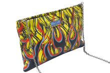 Load image into Gallery viewer, 極美品 PRADA プラダ クラッチバッグ ファイヤーパターン バナナ 1BF060 レザー イエロー レッド ブラック シルバー金具 中古 4b001224
