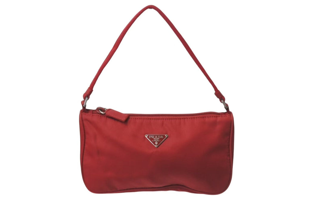 PRADA プラダ アクセサリーポーチ トライアングルロゴ 三角ロゴプレート ナイロン レッド シルバー金具 美品 中古 4b001233