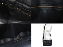 Load image into Gallery viewer, BOTTEGAVENETA ボッテガヴェネタ パデッドカセット ショルダーバッグ 591970VCQR18425 ブラック ラムスキン 美品 中古 4b001239