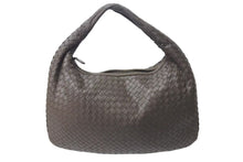 Load image into Gallery viewer, BOTTEGAVENETA ボッテガヴェネタ イントレチャート ホーボー ハンドバッグ イタリア製 レザー シルバー金具 ベージュ 美品 中古 4b001266